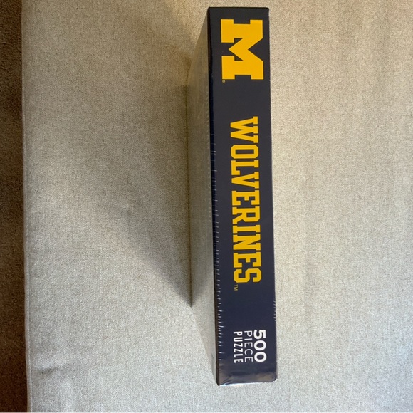 Michigan Wolverine Team Jigsaw Puzzle 500 piece New in factory sealed box - Picture 4 of 4